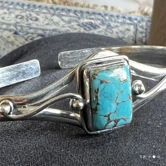 New Boho Chic Turquoise inlay silvery bangle bracelet - Picture 5 of 8